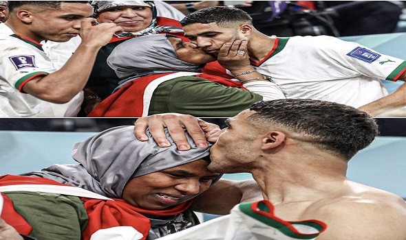 أشرف حكيمي يؤدي مناسك العمرة رفقة والدته وأخيه