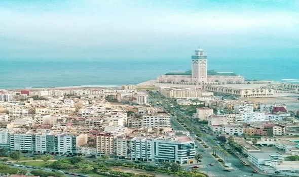 إجلاء مهاجرين غير النظاميين كانوا يحتلون خط تشغيل