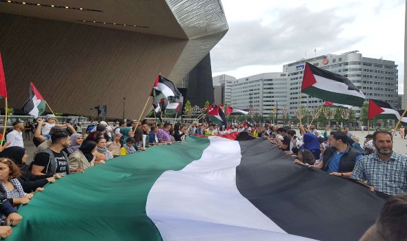 مسيرة في بيت لحم إحتفالاً بعيد النصر