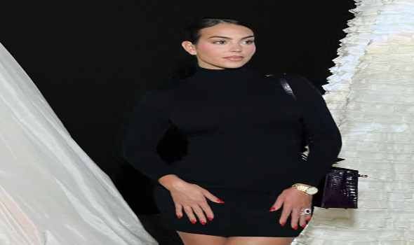 المغربية سناء الحداد وراء تألق جورجينا رودريغيز بالعباءة
