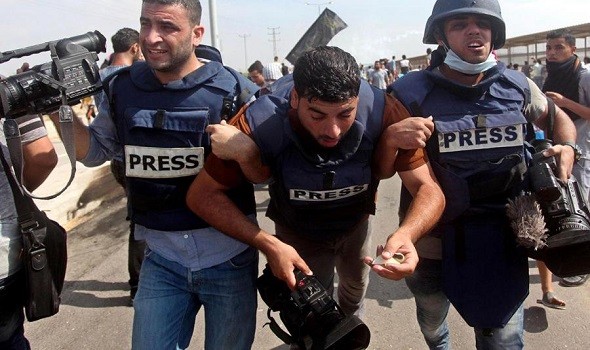 وقفة تضامنية للصحفيين الجزائريين تنديدا بالعدوان الإسرائيلي على غزة