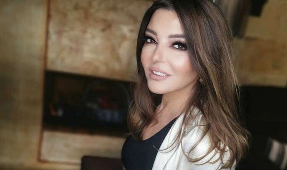 سميرة سعيد تشوّق جمهورها لجديدها الفني