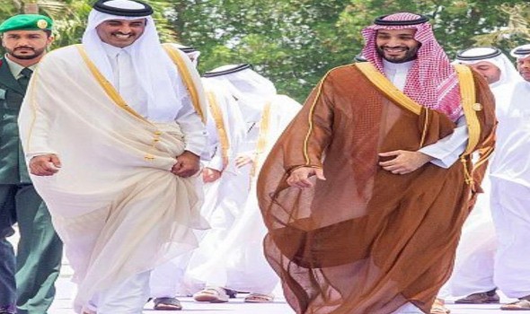 ولي العهد السعودي يستقبل أمير دولة قطر لدى وصوله العاصمة الرياض