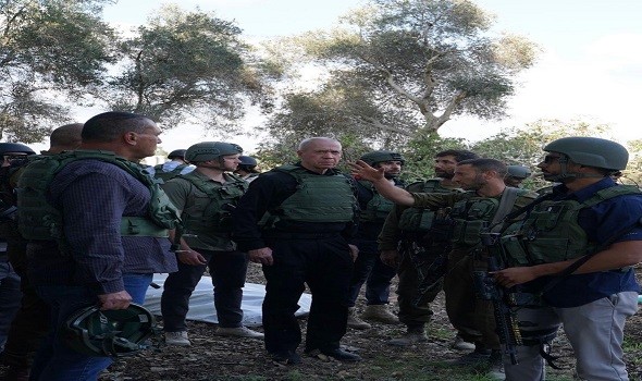وزير الدفاع الإسرائيلي بعد أن تطويق غزّة يتوّعد بإعتقال السنوار والقسّام يصطادون جنوده في دبّاباتهم