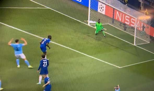 تشيلسي يواصل السقوط في الدوري الإنكليزي بالهزيمة أمام إيفرتون
