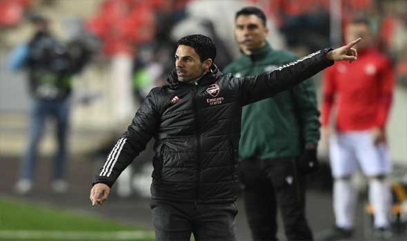 مدرب أرسنال يعتذر بعد