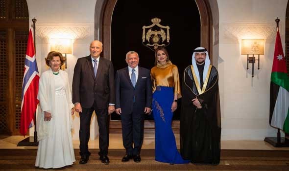 ملك النرويج يخضع لعملية تثبيت جهاز لتنظيم ضربات القلب في ماليزيا