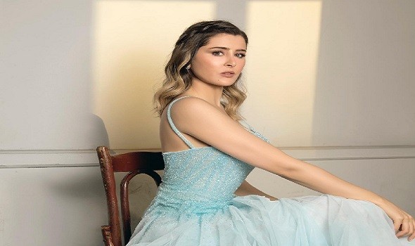 عائشة بن أحمد تُعبر عن سعادتها بردود الفعل الإيجابية على دورها في مسلسل بدون سابق إنذار