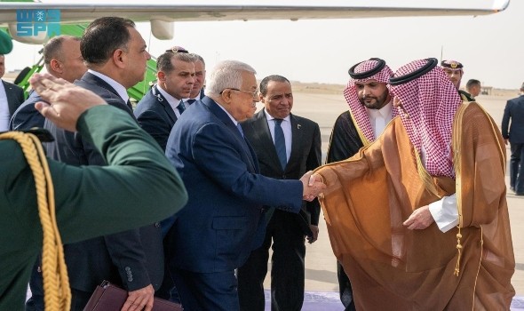الرئيس الفلسطيني يطالب بحل سياسي يجمع غزة والضفة الغربية في دولة فلسطينية مستقلة