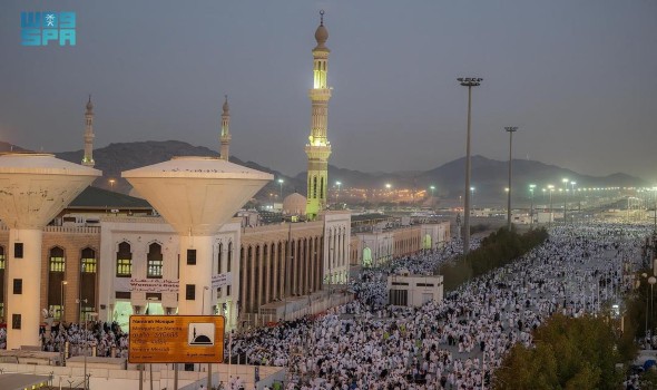 أكثر من مليوني حاج يقفون بعرفات لأداء ركن الحج الأعظم