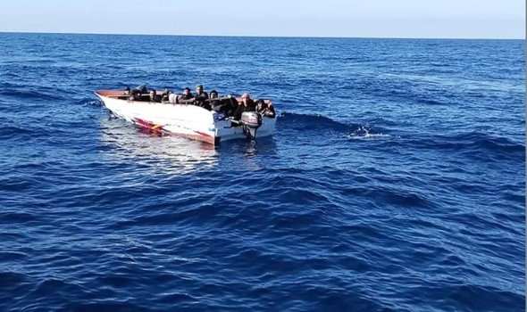 السلطات التونسية تٌعلن عن انتشال جثتين لمهاجرين غير شرعيين وإنقاذ 1806 آخرين قبالة سواحل البلاد