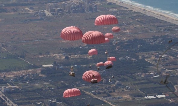 واشنطن تستأنف إنزال المساعدات جوًا في غزة وبلينكن في القاهرة لبحث صفقة التبادل ووقف النار ومناقشة الحلول لفتح معبر رفح