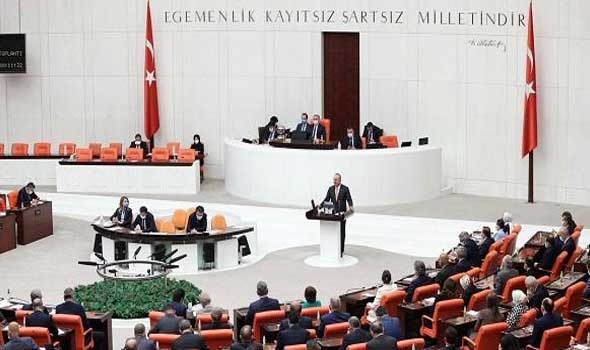 عراك في البرلمان التركي بين نواب حزب أردوغان وموالين للأكراد