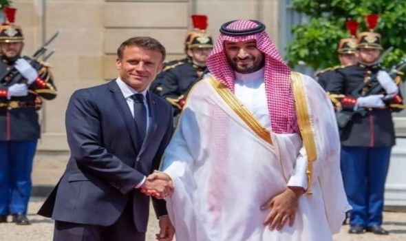 ولي العهد السعودي وماكرون يبحثان هاتفياً الأوضاع في غزة والأزمة الأوكرانية الروسية