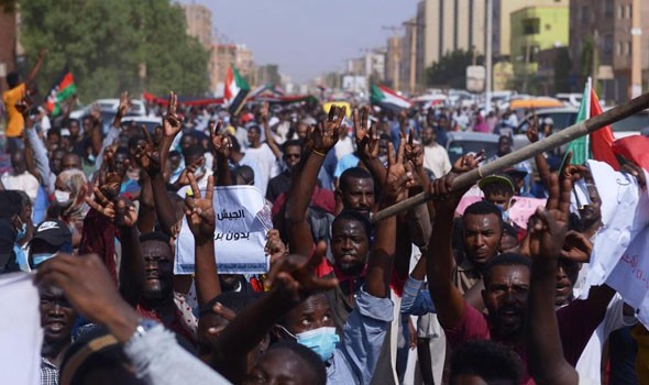 مساعد البرهان يتوقع إنتهاء الحرب في السودان خلال 3 أشهر ويعتبرها