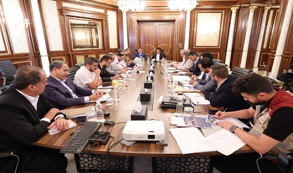 آلاف الليبيين يتظاهرون في طرابلس ومدن غرب البلاد للمطالبة برحيل الحكومة وإنهاء نفوذ الميليشيات