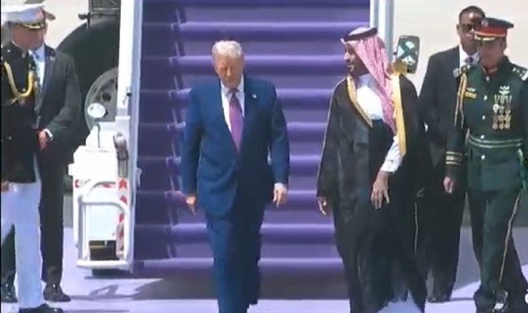 زيارة ترامب إلى الخليج تنتظر صفقات تريليونية وسعي لنفوذ سياسي وفرض أدوار إقليمية في ملفات غزة وإيران والتطبيع