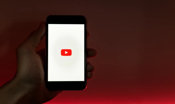 يوتيوب يختبر ميزة تعتيم الصور المصغرة لمقاطع الفيديو ذات الطابع الإباحى