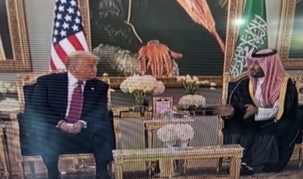 ولي العهد السعودي وترامب يبدآن المحادثات الرسمية في الرياض ضمن زيارة
