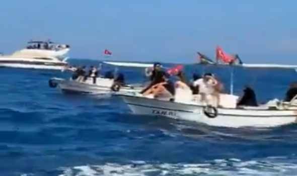 الكويت تعلن عودة ناشطين كويتيين شاركا في أسطول الصمود إلى البلاد