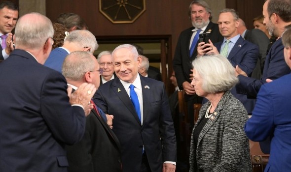 نتنياهو يتوعد حماس بعد تسليم جثة جندي قُتل منذ عامين ويقول إنه