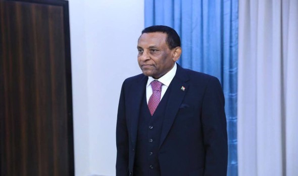 رئيس الوزراء السوداني يرفض نشر قوات أممية أو رقابة دولية دون موافقة الحكومة
