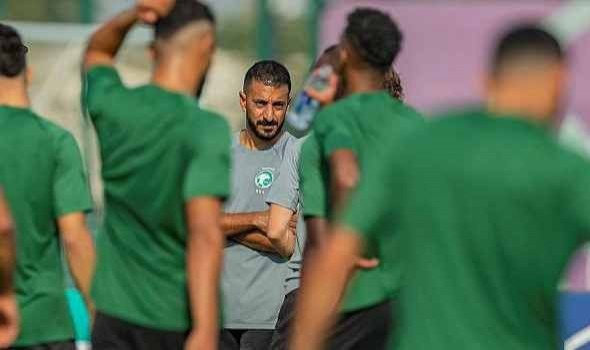 الأمطار توقف مباراة السعودية والإمارات بعد الشوط الأول
