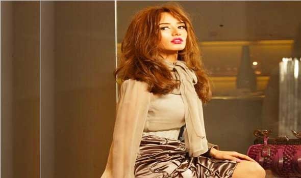 زينة تتحدث عن بداياتها الفنية وتكشف أسرار حياتها ونجاحاتها وتثير الجدل بتصريحات جريئة عن الزواج والعمل