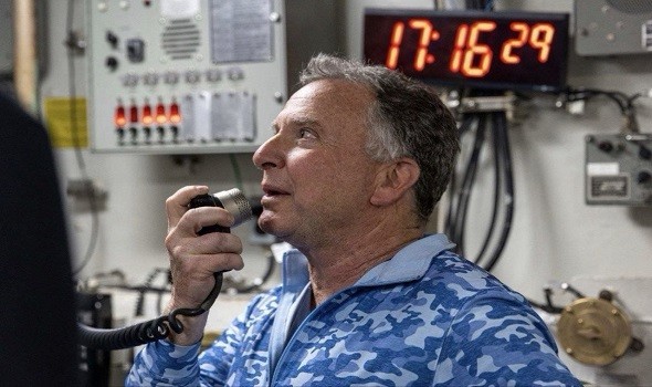 ويتكوف من حاملة الطائرات لينكولن نؤيد السلام من خلال القوة