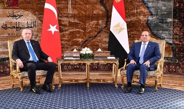 مصر وتركيا تسعيان إلى بلورة أرضية مشتركة للتعامل مع أزمات المنطقة من إيران إلى غزة وليبيا