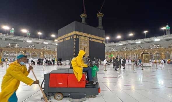 غضب عالمي بعد تسريب وثائق تكشف إرسال قطع من كسوة الكعبة المشرفة إلى جيفري إبستين