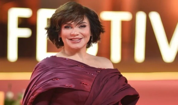 سلاف فواخرجي تكشف كواليس ارتدائها الحجاب في مهرجان فجر بطهران