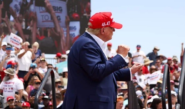 ترامب يأمر بإطلاق أول سباق شوارع لسيارات إندي كار في واشنطن