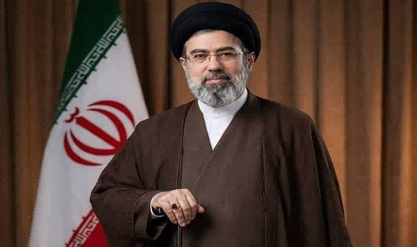 المرشد الإيراني الجديد مجتبى خامنئي يوجه المسؤولين المعينين في عهد والده بالبقاء في مناصبهم