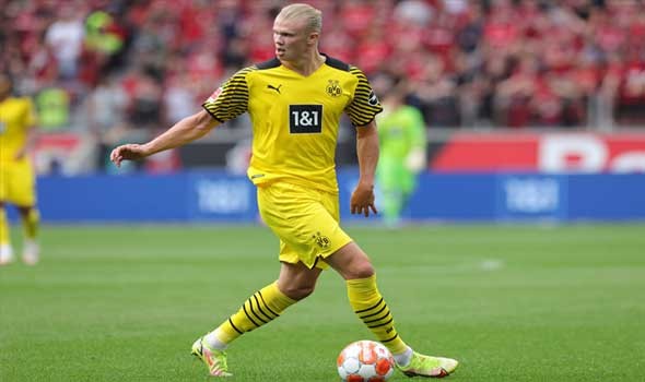 فيكتور فونت يفاوض مانشستر سيتي لضمان أولوية انتقال هالاند إلى برشلونة