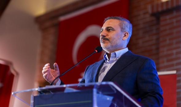 وزير خارجية تركيا يكشف انفتاح إيران على محادثات عبر قنوات سرية