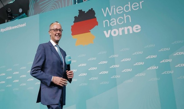 المستشار الألماني يعتبر نهاية النظام الإيراني خبراً جيداً