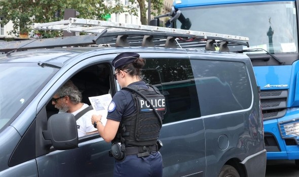 السلطات الفرنسية توقف شقيقين مغربيين للاشتباه بتخطيطهما لهجوم إرهابي