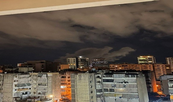 تصعيد عسكري واسع جنوب لبنان وغارات مكثفة متبادلة مع إطلاق صواريخ نحو الجليل