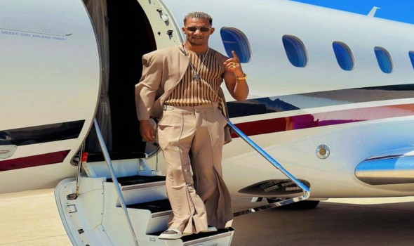 ظهور مفاجئ لمحمد رمضان داخل تدريبات تشيلسي الإنكليزي