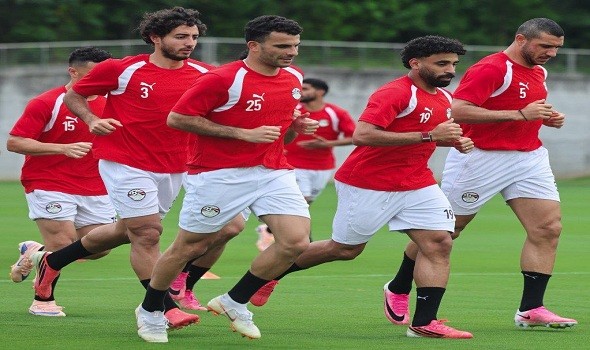 صلاح يقود هجوم مصر بجانب هيثم حسن وزيكو أمام الأرجنتين ومرموش على مقاعد البدلاء