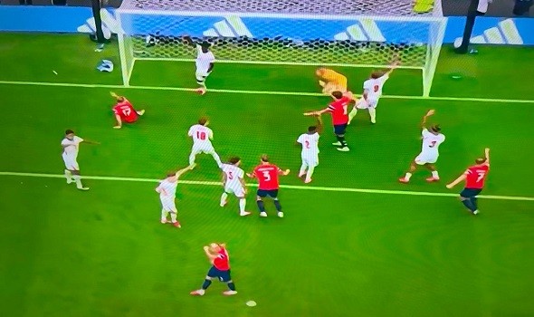 تهديد لاعب بالقتل بعد فرصة ضائعة في المونديال