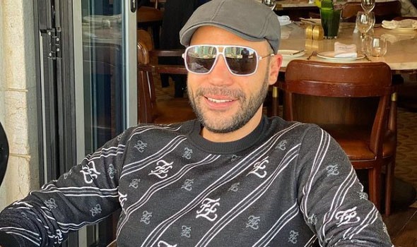 محمد إمام يحسم الجدل حول صراع الأجور في الوسط الفني ويؤكد أن والده