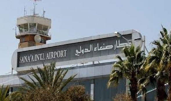 استهداف مدرج مطار صنعاء لمنع هبوط طائرة إيرانية وتبادل الاتهامات بين الحكومة اليمنية والحوثيين حول التصعيد الجديد